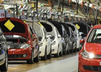 GST रिफॉर्म से ऑटो सेक्टर में आएगी रौनक? ग्राहकों को मिल सकती है बड़ी राहत