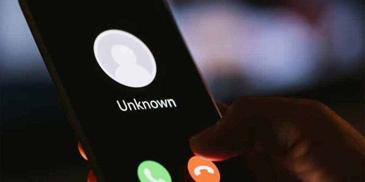 फालतू कॉल्स से परेशान? ये फोन सेटिंग बन सकती है आपकी राहत!