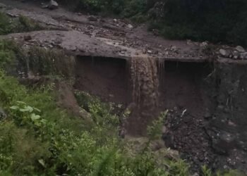 चमोली में आधी रात बादल फटा, थराली कस्बे में भारी तबाही, कई घर मलबे में दबे