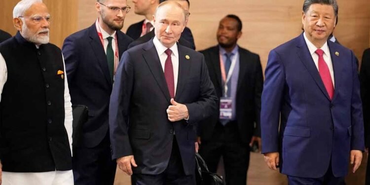 सर्वे: रूस के कारण भारत समेत कई देशों पर प्रतिबंध चाहते हैं आधे से ज्यादा अमेरिकी