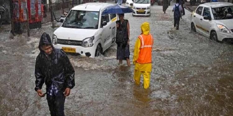 महाराष्ट्र में भारी बारिश का अलर्ट, मुंबई में येलो चेतावनी जारी