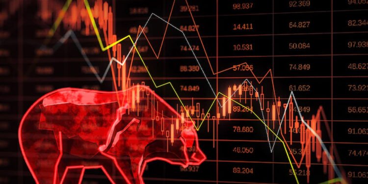 ट्रंप टैरिफ का झटका: सेंसेक्स 600 अंक लुढ़का, बड़े शेयरों में हड़कंप