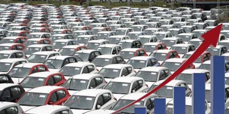 कार खरीदने का सुनहरा मौका: कीमतों में 1.4 लाख तक की गिरावट, EMI भी होगी सस्ती