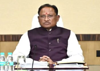इंडिया टुडे–MOTN सर्वे: छत्तीसगढ़ के CM विष्णु देव साय को गृह राज्य में 41.9% लोगों ने बताया संतुष्ट — बड़े राज्यों में दूसरे स्थान पर