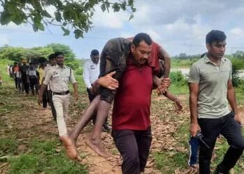 नशे में युवक ने इंद्रावती में लगाई छलांग, SDRF ने समय रहते बचाई जान