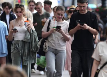 यूक्रेन ड्रोन हमलों के बीच रूस ने निकाला समाधान, मोबाइल ऐप बिना इंटरनेट भी चलेंगे