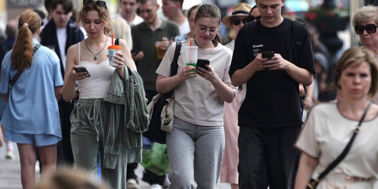 यूक्रेन ड्रोन हमलों के बीच रूस ने निकाला समाधान, मोबाइल ऐप बिना इंटरनेट भी चलेंगे