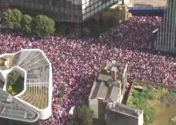 नेपाल के बाद अब लंदन में हलचल: लाखों लोगों का प्रदर्शन, जानिए दक्षिणपंथी गुटों की मांगें