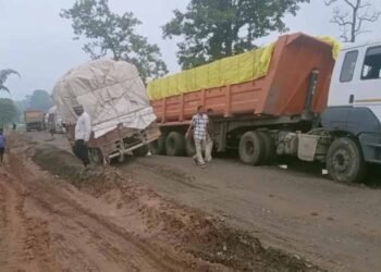 बिलासपुर-जबलपुर NH पर भारी जाम, MP-UP से आने-जाने वाले यात्री घंटों फंसे