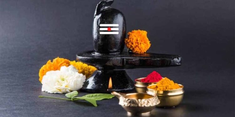 शिवलिंग से जुड़ी मान्यताएं, इसलिए शिवलिंग घर में नहीं रखना चाहिए