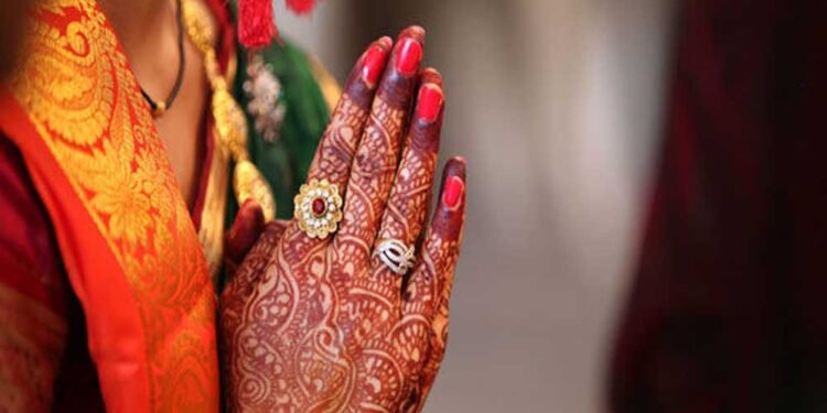 पूर्व ACP की बहू ने लगाया सनसनीखेज़ आरोप: पति नपुंसक, ससुर ने पोते के लिए की अश्लील मांग