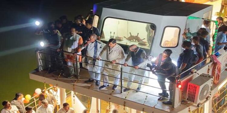 मुख्यमंत्री डॉ. यादव ने चम्बल नदी में क्रूज़ की सवारी की और गुनगुनाए गीत