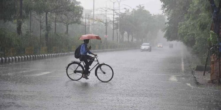 मॉनसून की वापसी: दशहरा पर यूपी-बिहार में होगी झमाझम बारिश, जानें राज्यों का मौसम