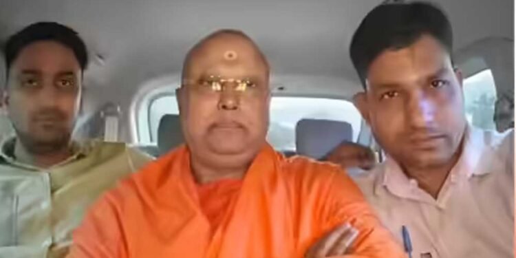 ‘मां-बाप’ की पहचान भी झूठी! स्वामी चैतन्यानंद की असली कहानी आई सामने