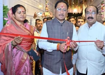 रायपुर : मुख्यमंत्री विष्णु देव साय ने रायगढ़ जिले के ग्राम गढ़ उमरिया में नवगुरुकुल का किया शुभारंभ