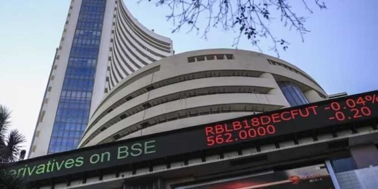 ट्रंप के ऐलान से भारतीय शेयर बाजार में हड़कंप, फार्मा कंपनियों को बड़ा झटका