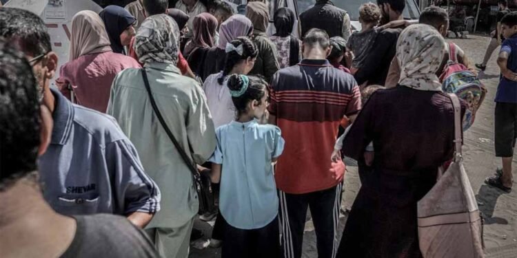 गाजा खाली करने की इज़राइल की चेतावनी, WHO बोला- स्वास्थ्यकर्मी वहीं रहेंगे तैनात