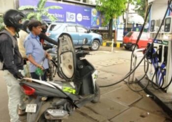 फिलहाल पेट्रोल-डीजल पर GST नहीं: सीबीआईसी चेयरमैन संजय अग्रवाल का बड़ा बयान