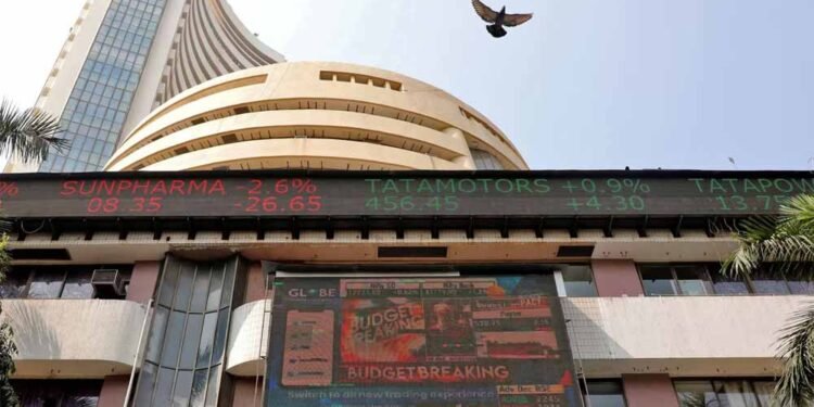 शेयर बाजार ने दिखाया दम: सेंसेक्स 83,000 अंक पार कर रिकॉर्ड बंद