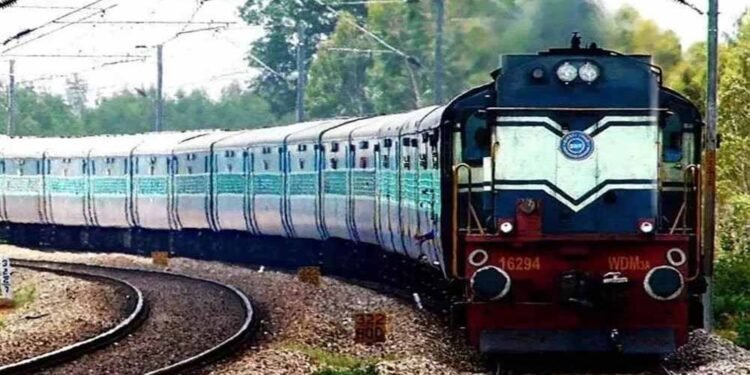त्योहारी सीजन में राहत: इंडियन रेलवे इन 8 ट्रेनों में जोड़ेगा अतिरिक्त कोच