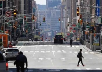 ट्रंप पॉलिसी से लगेगा एक और झटका, अमेरिका की पहली बार घट जाएगी आबादी