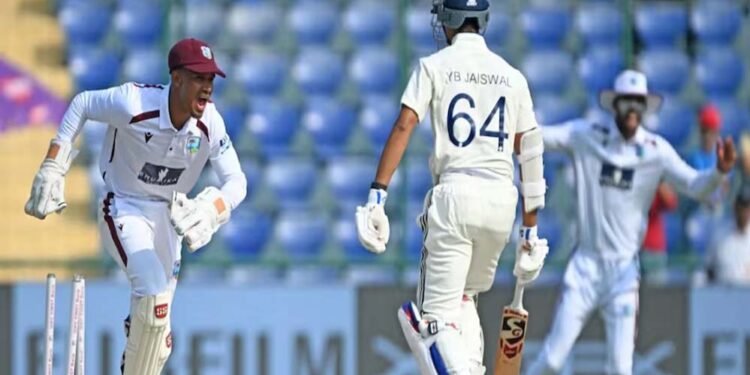 दिल्ली टेस्ट में जायसवाल का जलवा अधूरा, गिल ने लगातार दूसरा अर्धशतक जड़ा