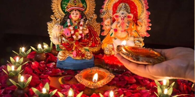 दीपावली 2025: जानें कब है लक्ष्मी पूजन, प्रदोष काल के बाद पूजन है सबसे शुभ