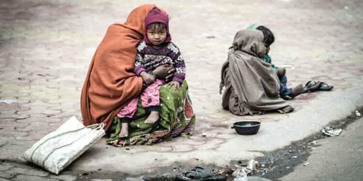 भोपाल में भिखारियों के खिलाफ प्रशासन की सख्ती, SDM-DSP ने की सड़कों पर कार्रवाई