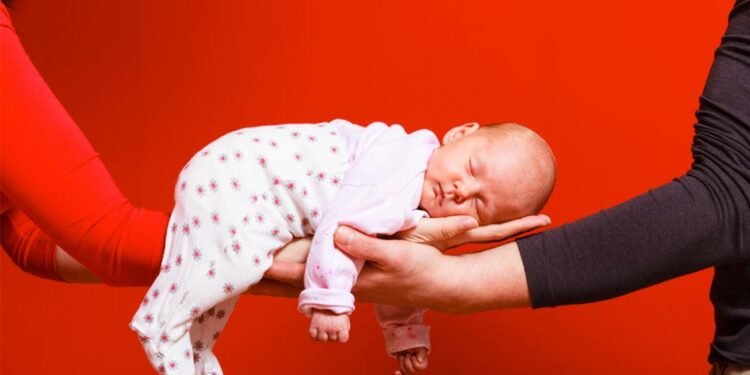 सरोगेसी के नाम पर अस्पताल की धोखाधड़ी, उपभोक्ता आयोग ने दिए पैसे लौटाने और हर्जाना भरने के आदेश