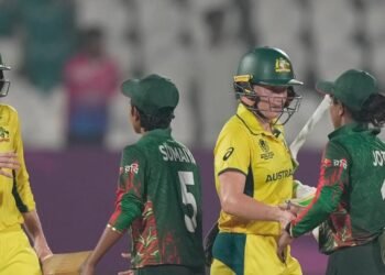 ऑस्ट्रेलिया ने मारी सेमीफाइनल में एंट्री, बांग्लादेश को करारी शिकस्त