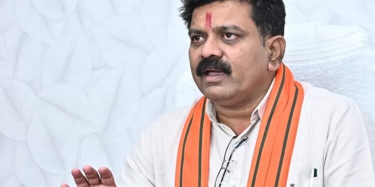 रायपुर : उपमुख्यमंत्री विजय शर्मा के प्रयासों से गन्ना किसानों को दीपावली पर मिला बड़ा तोहफा