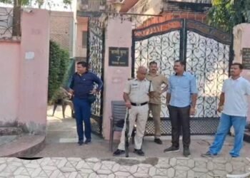 रिटायर्ड जिला आबकारी अधिकारी धर्मेंद्र भदौरिया के घर छापा, दिवाली के बाद खोले जाएंगे लॉकर