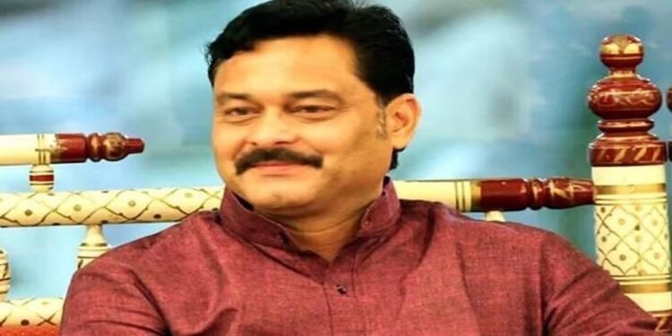 विधायक संजय पाठक विवादों में, जमीन केस से जुड़े 4 आदिवासी कर्मचारी गायब