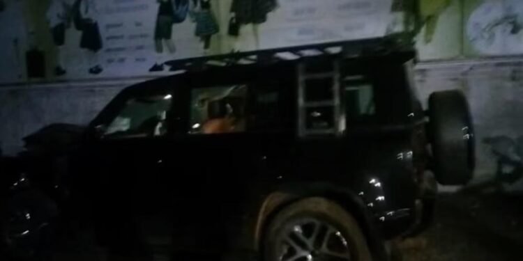 बेमेतरा में स्पीडिंग डिफेंडर का कहर — पांच गाड़ियों से भिड़ी कार, तीन लोगों की दर्दनाक मौत