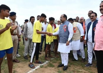 रायपुर : उप मुख्यमंत्री  अरुण साव ने विकासखंड स्तरीय बस्तर ओलंपिक का किया शुभारंभ