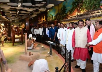 रायपुर : केन्द्रीय मंत्री  ओराम ने जनजातीय संग्रहालय के लोकार्पण की तैयारियों का लिया जायजा