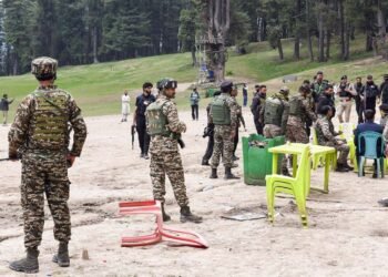 मोबाइल चार्जर बना सुराग, पुलिस ने पकड़ा पहलगाम हमले के आरोपियों का मददगार