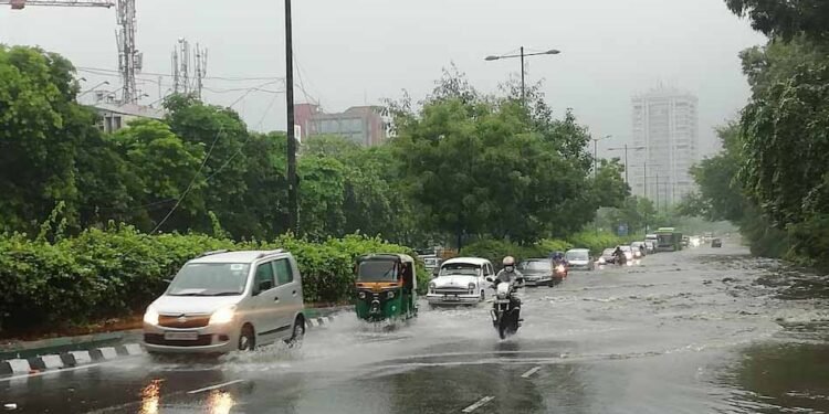 छत्तीसगढ़ के कई जिलों में भारी वर्षा का अलर्ट, नदियों में जलस्तर बढ़ने की आशंका