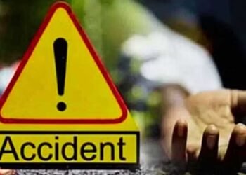 छतरपुर में मंत्री के काफिले ने ई-रिक्शा को मारी टक्कर, बुजुर्ग के कटे दोनों पैर, 6 घायल