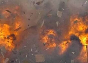 भोपाल के पास ट्रैजेडी: तेल टैंकर पलटा, ग्रामीण जमा हुए और फिर हुआ भयंकर विस्फोट – 42 की मौत