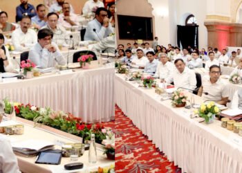 सीएम डॉ. मोहन यादव बोले – कलेक्टर्स स्वास्थ्य सेवाओं में सुधार लाएं, अस्पतालों का करें नियमित निरीक्षण