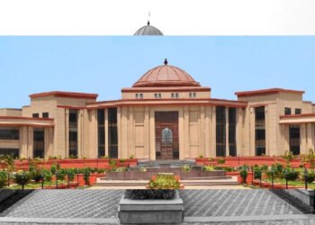 HIV पॉजिटिव मां का भेद उजागर करने पर हाई कोर्ट सख्त, नवजात पर लिखी पहचान के लिए 2 लाख मुआवजा