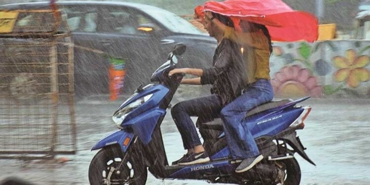 इंदौर संभाग में बूंदाबांदी, भोपाल-ग्वालियर में धूप का आनंद: दिवाली तक मौसम रहेगा ऐसा