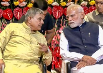 PM मोदी ने RSS की शताब्दी पर जारी किया विशेष डाक टिकट और सिक्का, संघ की भूमिका की जमकर सराहना