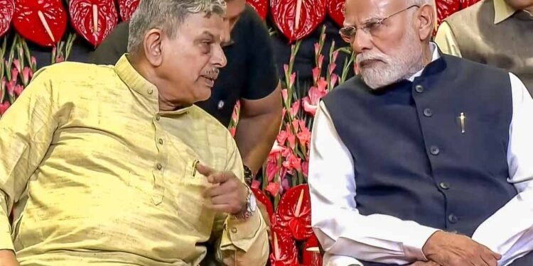 PM मोदी ने RSS की शताब्दी पर जारी किया विशेष डाक टिकट और सिक्का, संघ की भूमिका की जमकर सराहना