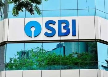 SBI कार्ड यूज़र्स के लिए चेतावनी: 1 नवंबर से नए नियम, बढ़ सकते हैं Extra चार्ज!
