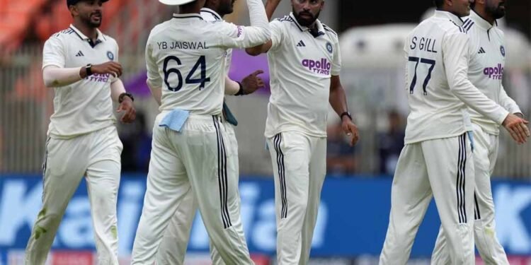 मोहम्मद सिराज का कमाल: किंग को किया क्लीन बोल्ड, वेस्टइंडीज का तीसरा विकेट गिरा