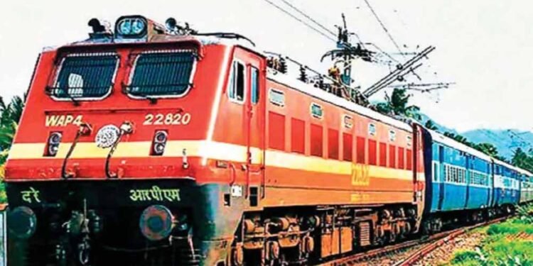 दीपावली से छठ तक ट्रेनें फुल! उत्तराखंड से घर जाने वालों की बढ़ी परेशानी