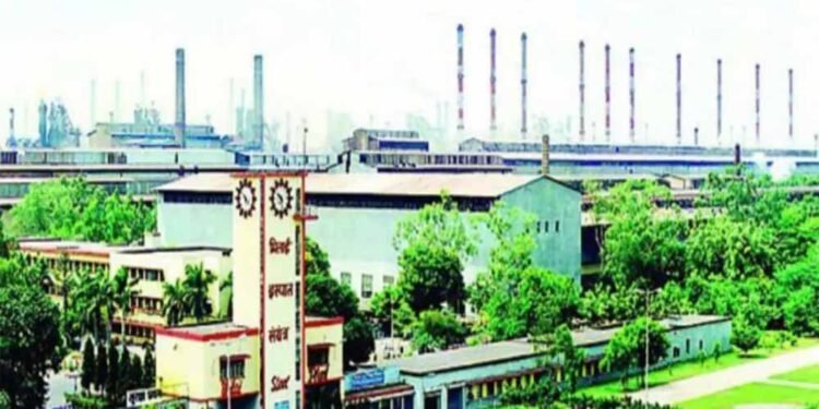 भिलाई इस्पात संयंत्र में सुरक्षा चूक पर सख्त कार्रवाई, दो महाप्रबंधक निलंबित, 2 अफसरों को चेतावनी