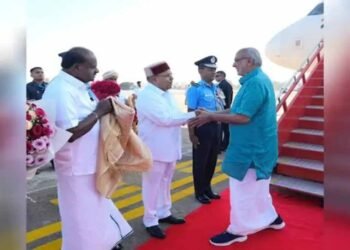 उपराष्ट्रपति सी.पी. राधाकृष्णन बेंगलुरु पहुंचे, राज्यपाल थावर चंद गहलोत ने किया स्वागत